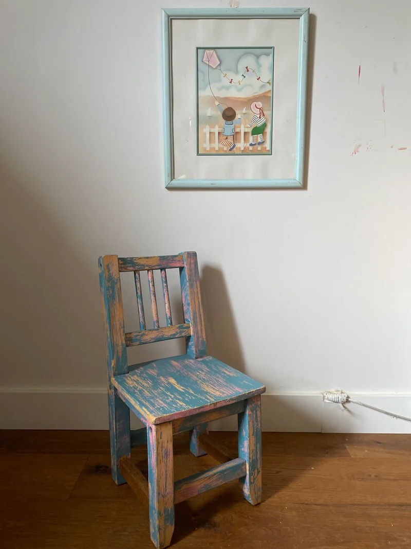Chaise pour enfant en bois ancien