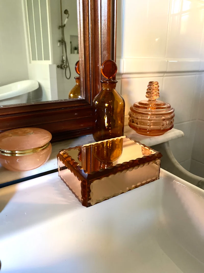 Boîte à bijoux en miroir teinté 1950