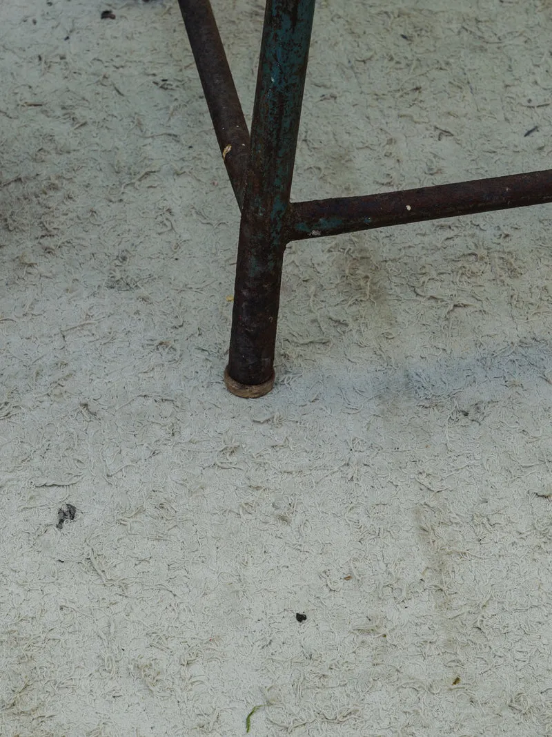 Regis, le tabouret en métal et bois N°1577