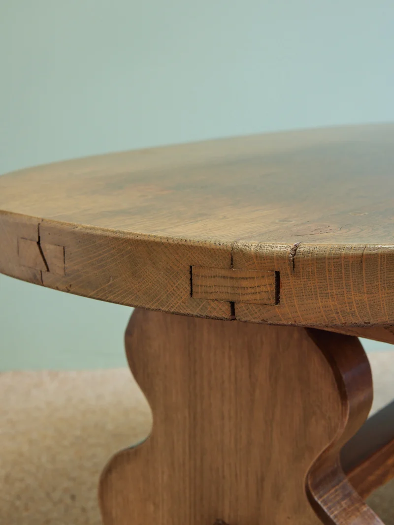 Donna, la table basse ovale en bois brut N°1596