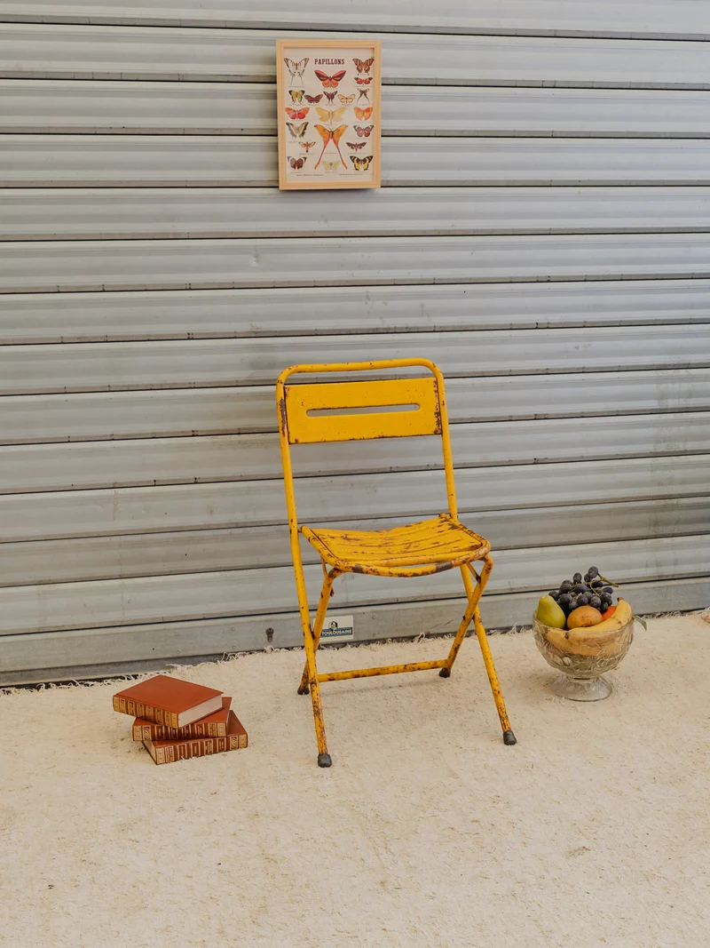 Alma, la chaise en métal jaune N°2018