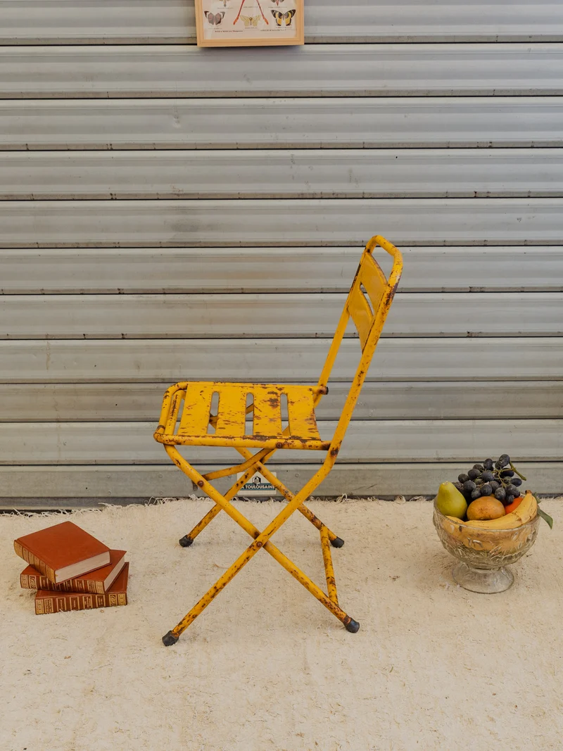 Alma, la chaise en métal jaune N°2018