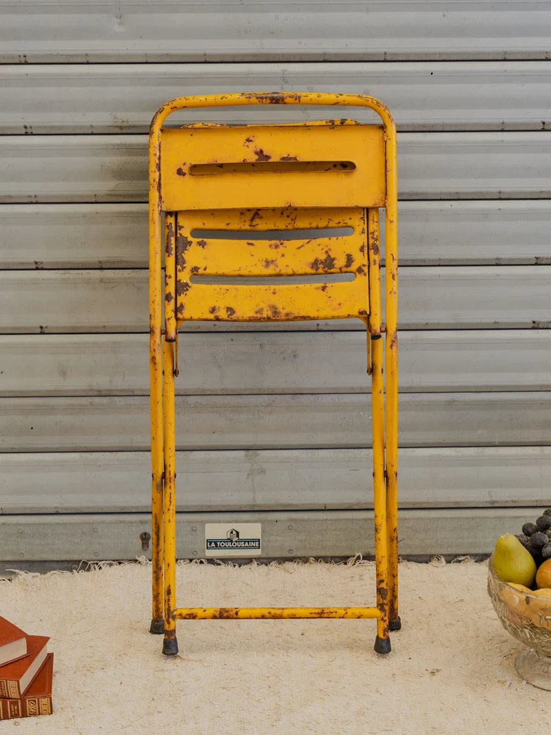 Alma, la chaise en métal jaune N°2018
