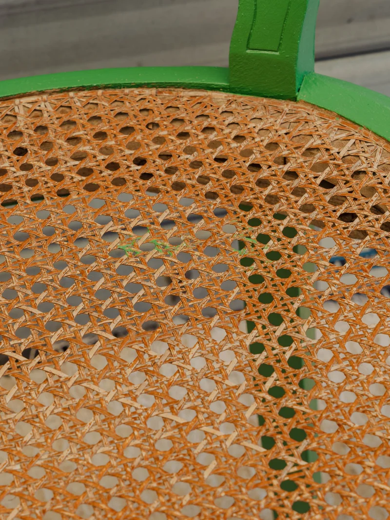 Claude, la paire de chaises en bois vert N°1654