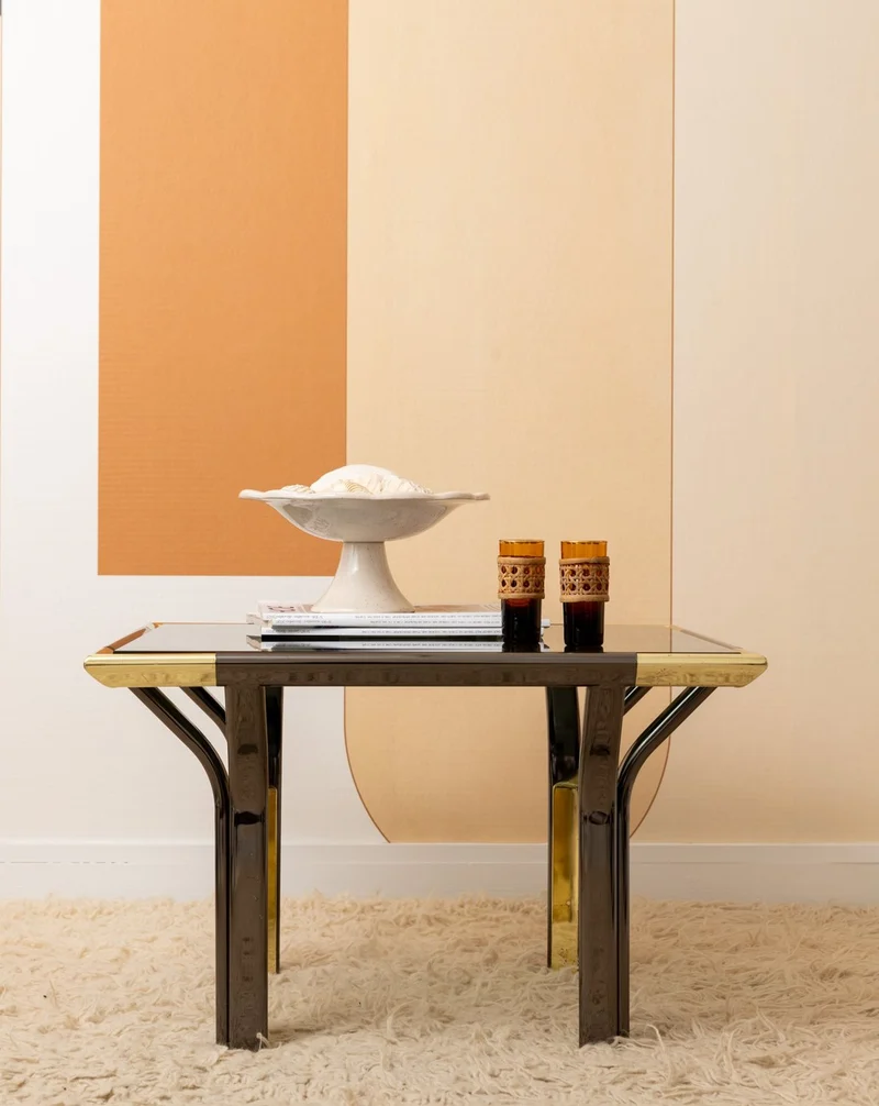 Donna, la table basse en verre fumé et laiton N°1583