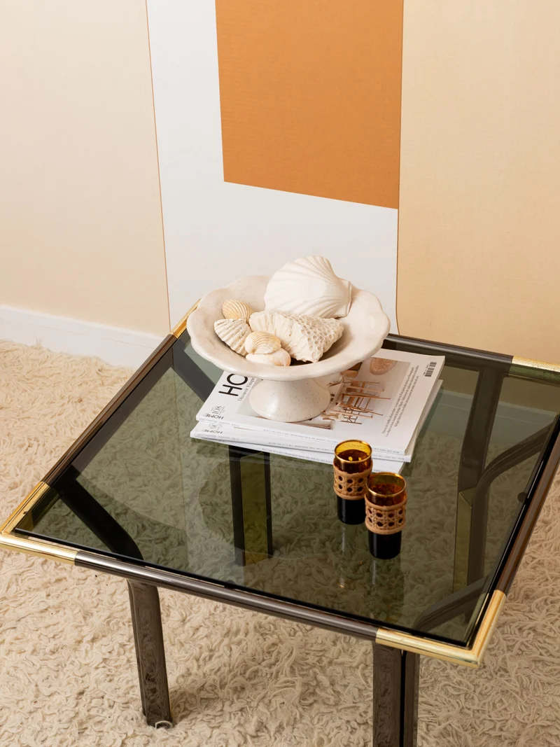 Donna, la table basse en verre fumé et laiton N°1583