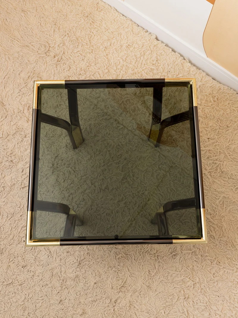 Donna, la table basse en verre fumé et laiton N°1583