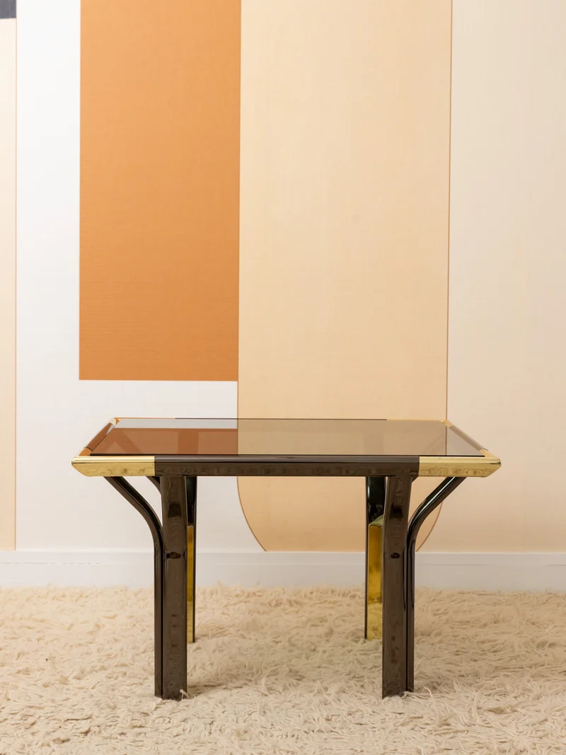 Donna, la table basse en verre fumé et laiton N°1583