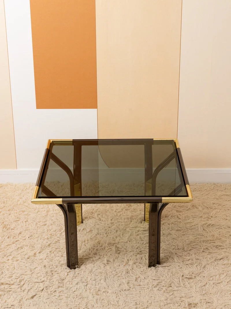 Donna, la table basse en verre fumé et laiton N°1583