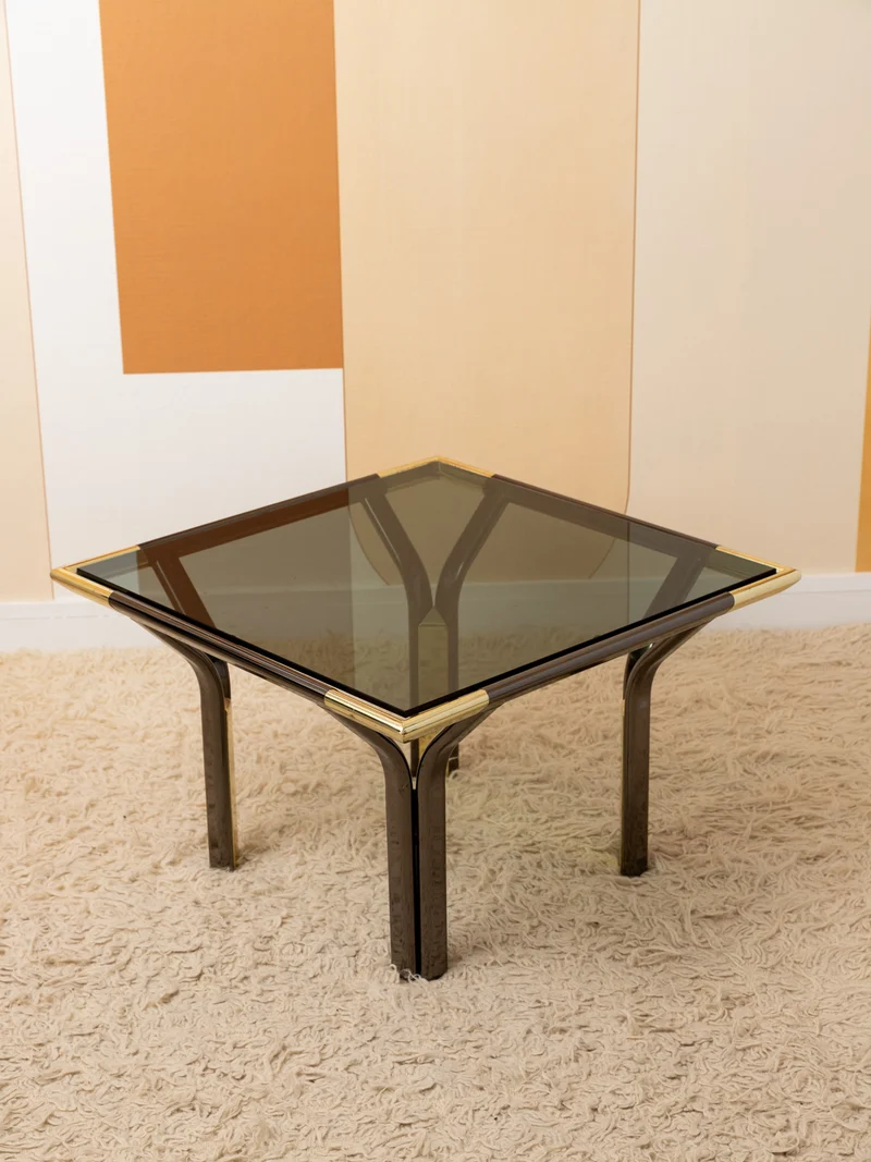 Donna, la table basse en verre fumé et laiton N°1583