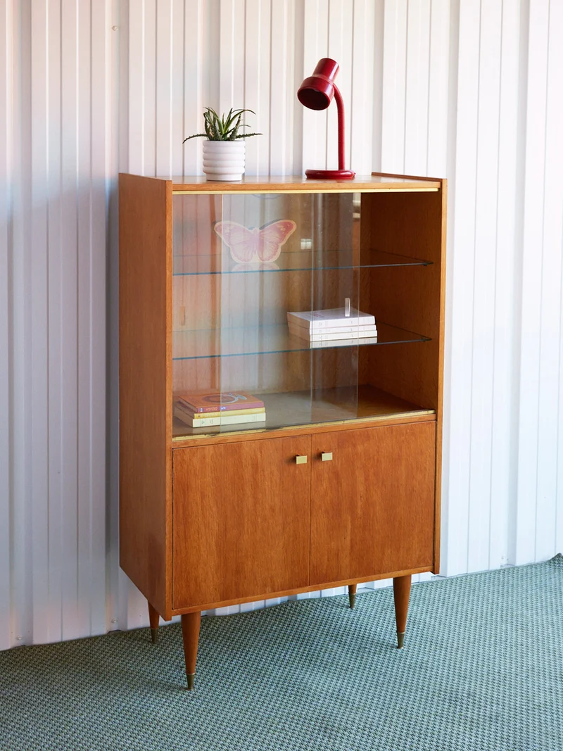 Victoria, la vitrine scandinave en bois N°1352