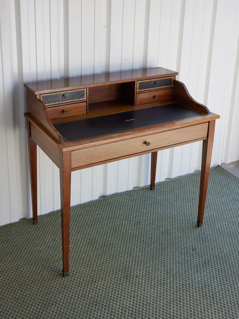 Edouard, le bureau ancien en bois N°1082