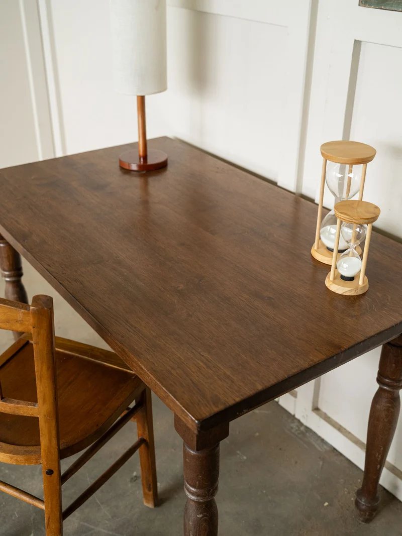 Romy, la table à manger en chêne N°1555