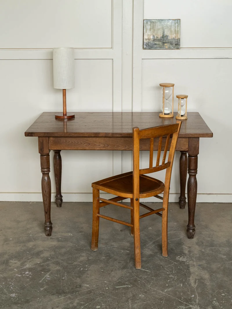 Romy, la table à manger en chêne N°1555