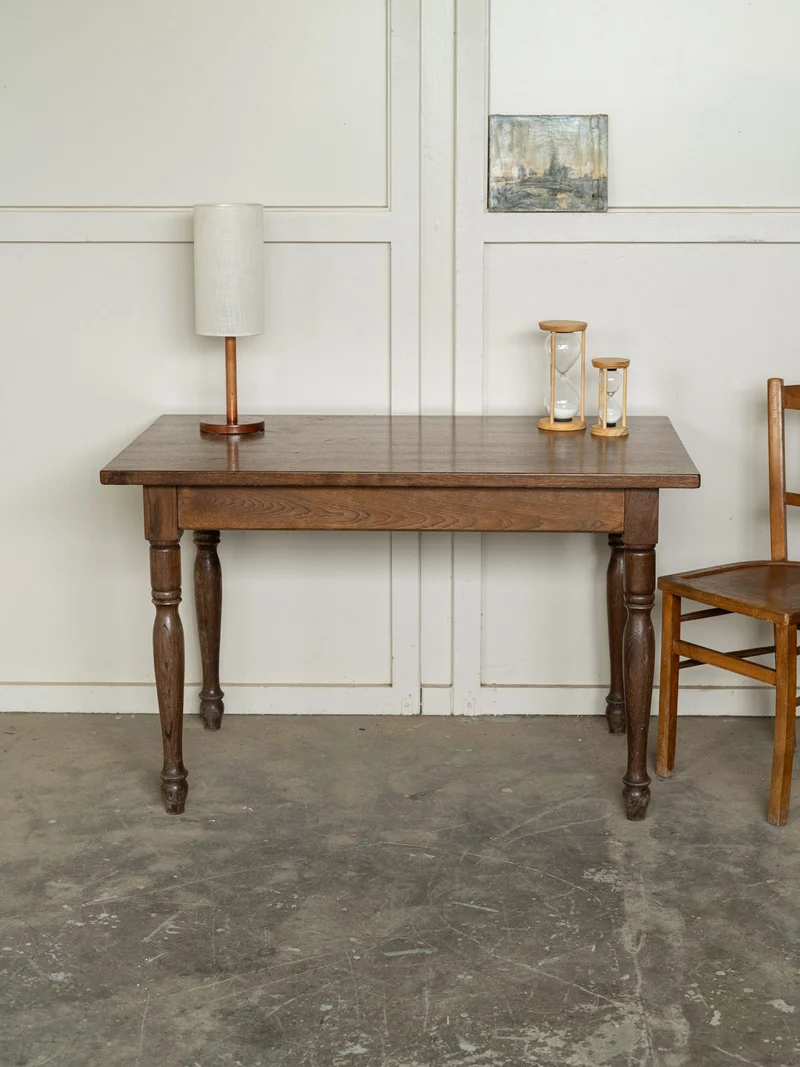 Romy, la table à manger en chêne N°1555