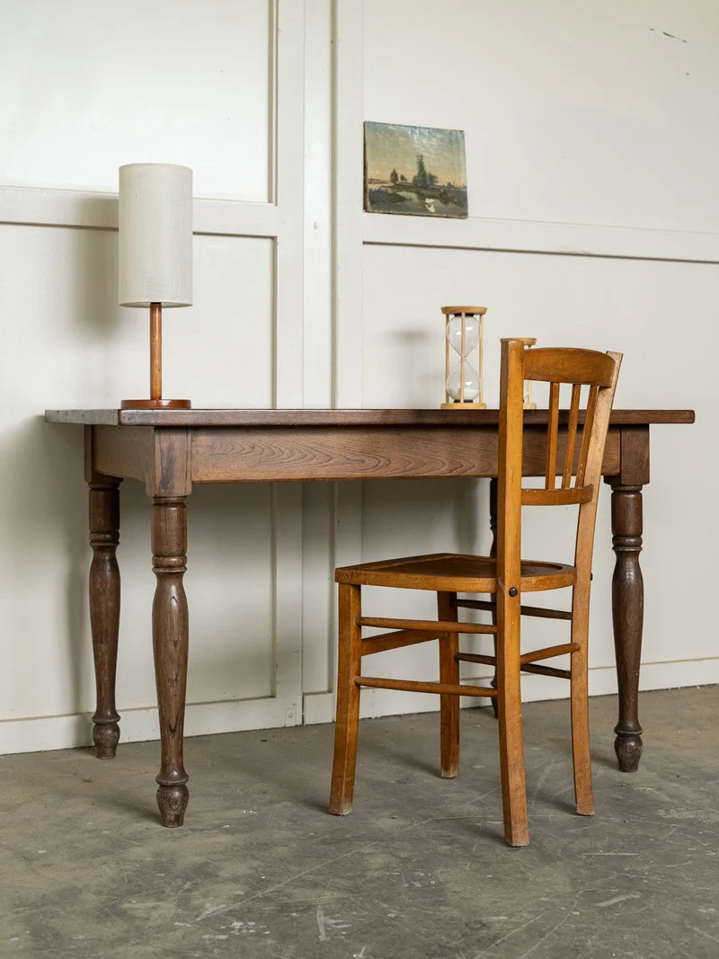 Romy, la table à manger en chêne N°1555