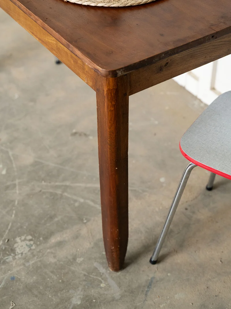 Romy, la table à manger de campagne en bois N°1569