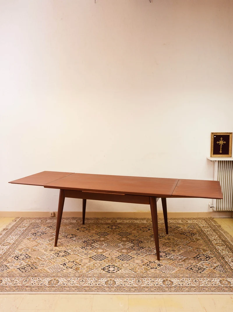 Karla, la table à manger scandinave en bois N°1259