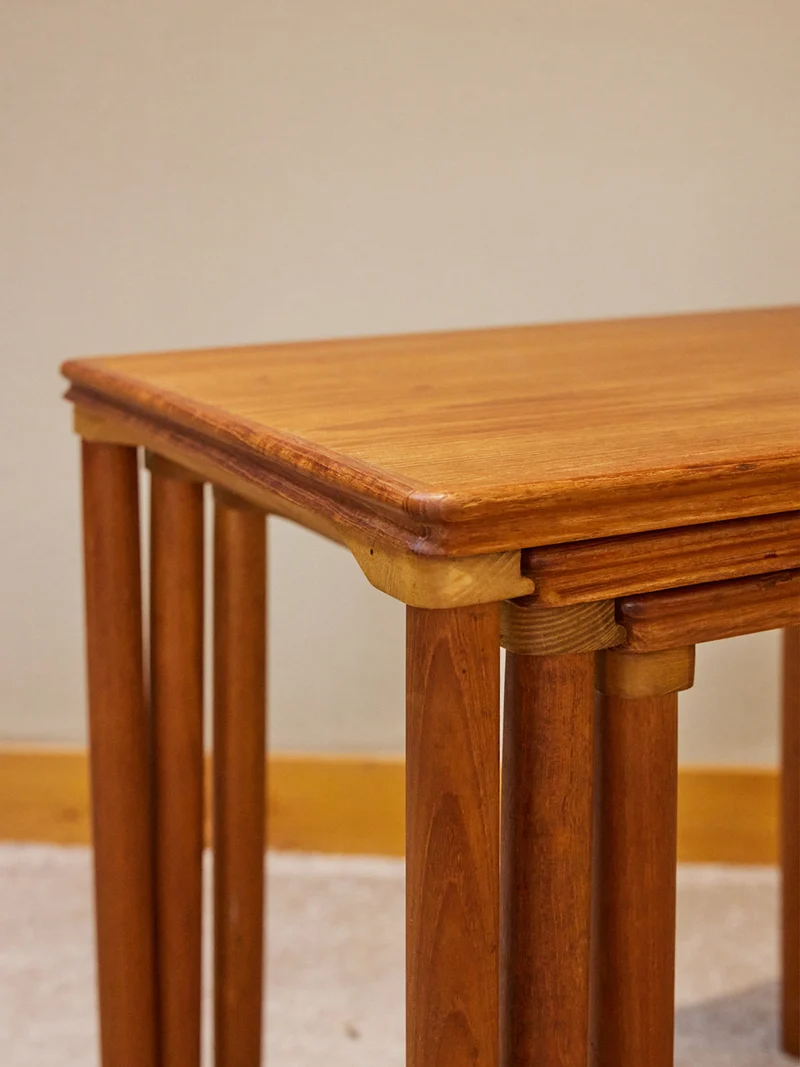 Barbara, les tables gigognes scandinaves en bois N°217