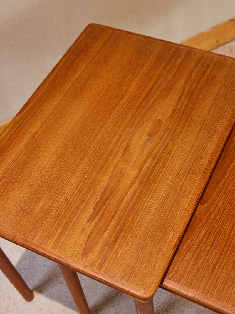 Barbara, les tables gigognes scandinaves en bois N°217