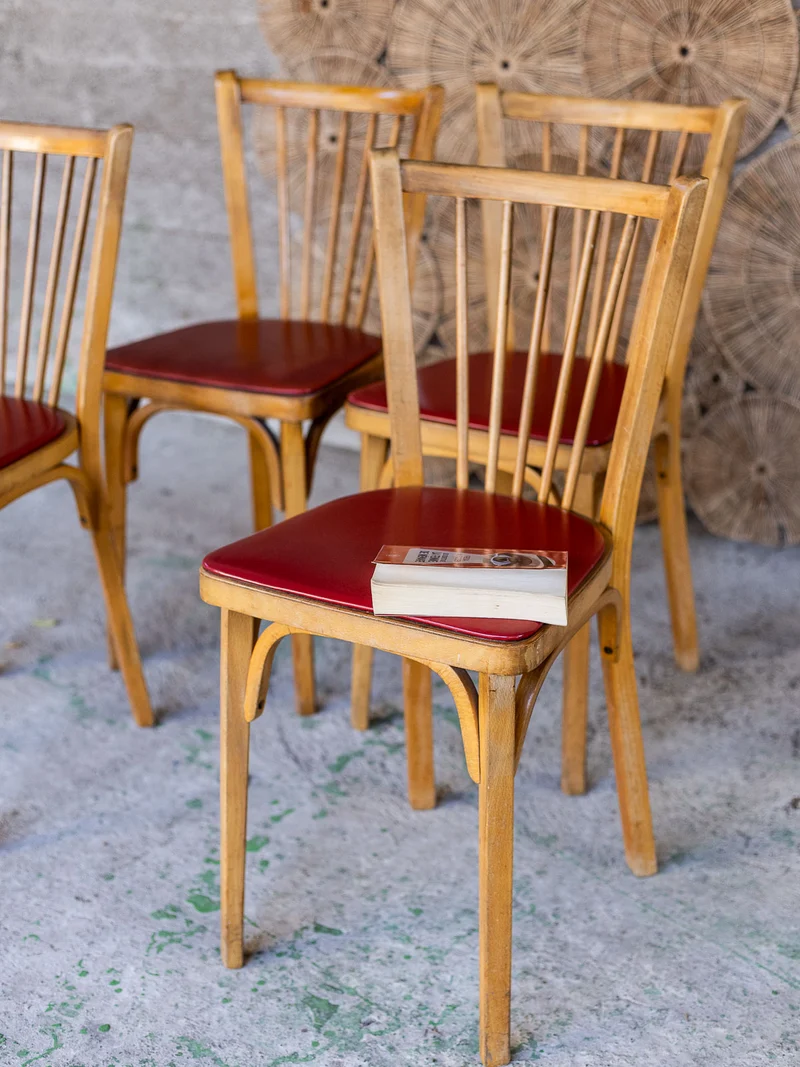 Alma, la paire de chaises Baumann N°1981