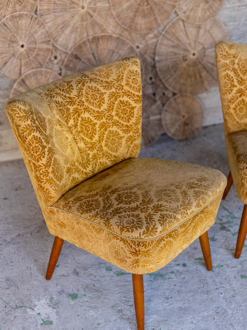 Jakob, la paire de fauteuils jaune moutarde N°1385