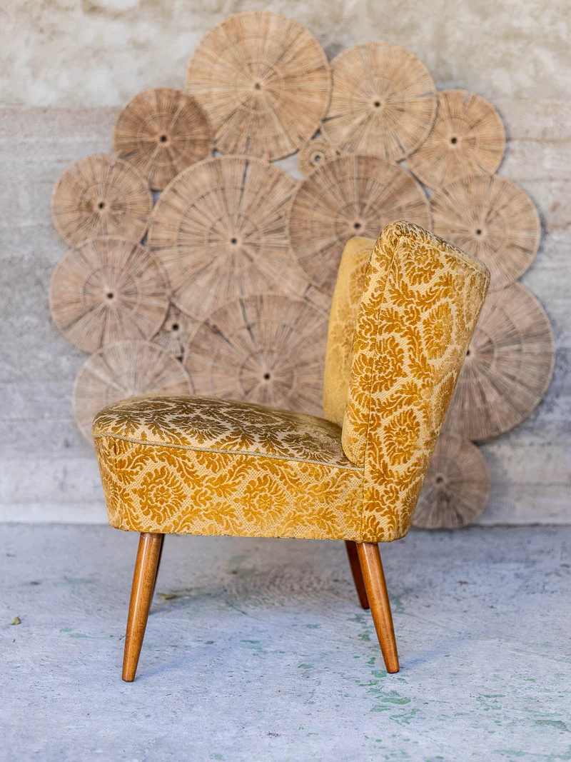 Jakob, la paire de fauteuils jaune moutarde N°1385