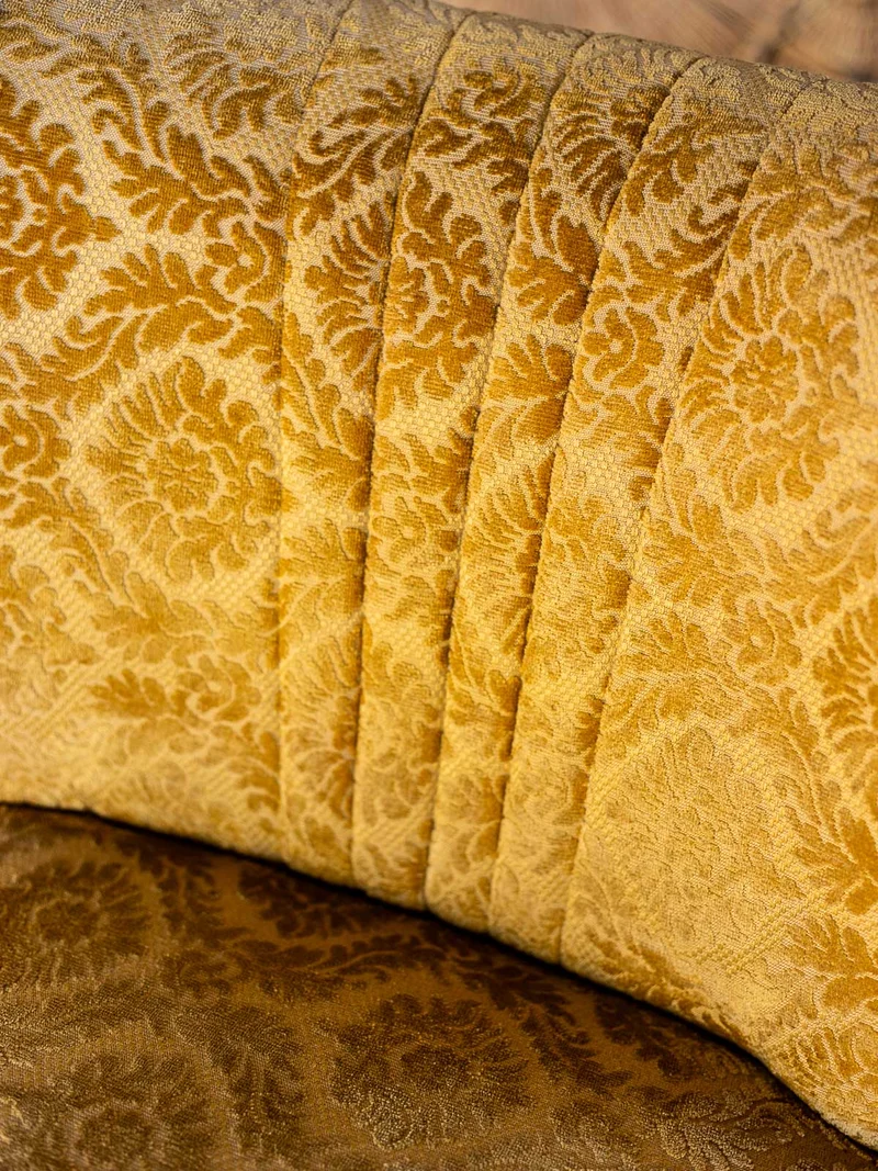 Jakob, la paire de fauteuils jaune moutarde N°1385