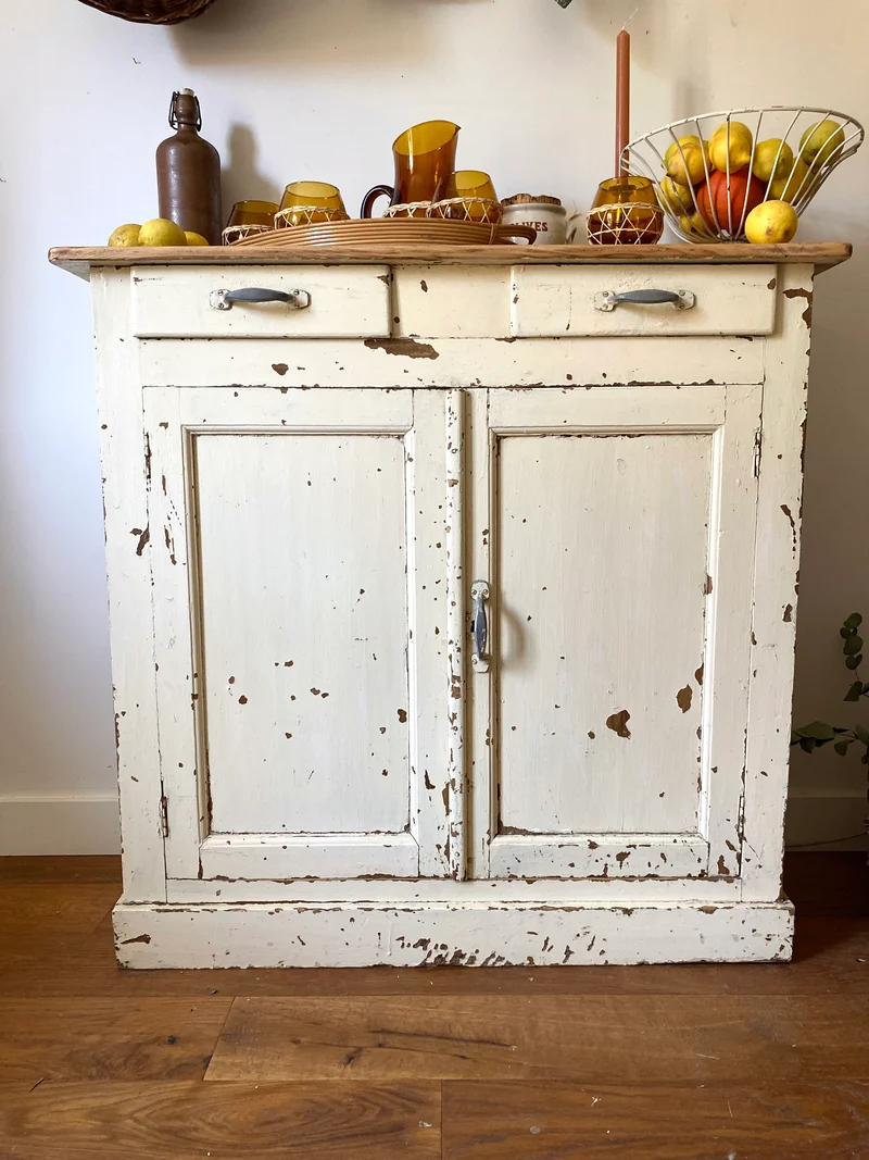 Buffet parisien ancien en bois patiné
