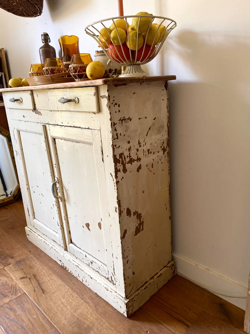 Buffet parisien ancien en bois patiné