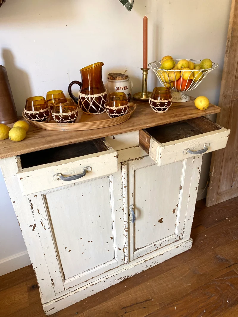 Buffet parisien ancien en bois patiné