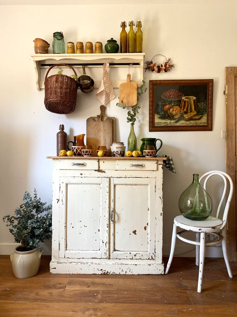 Buffet parisien ancien en bois patiné