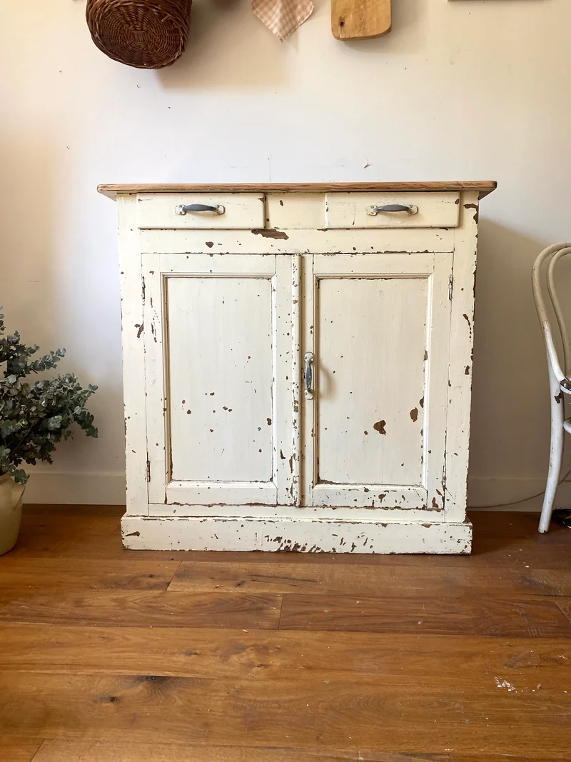 Buffet parisien ancien en bois patiné