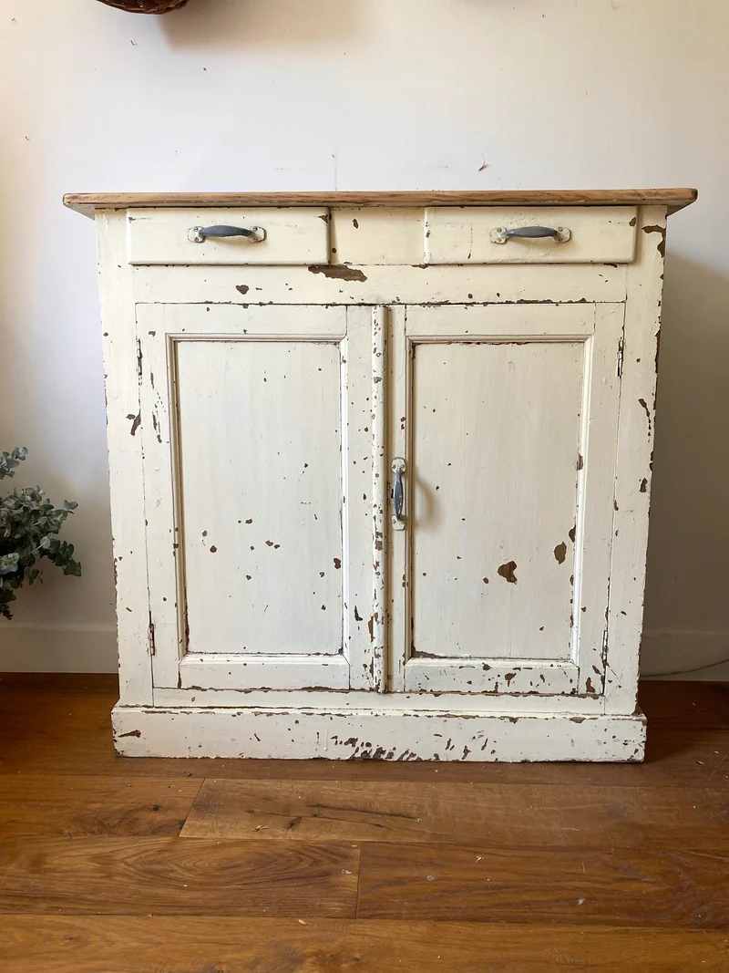 Buffet parisien ancien en bois patiné