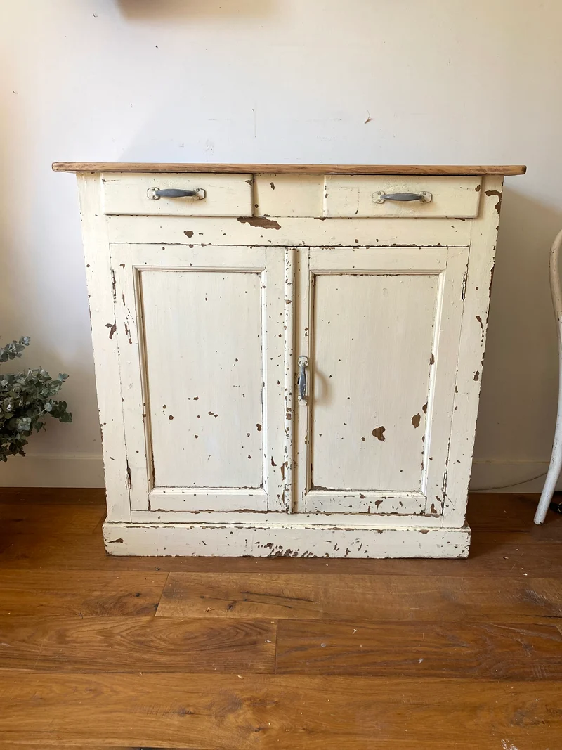 Buffet parisien ancien en bois patiné