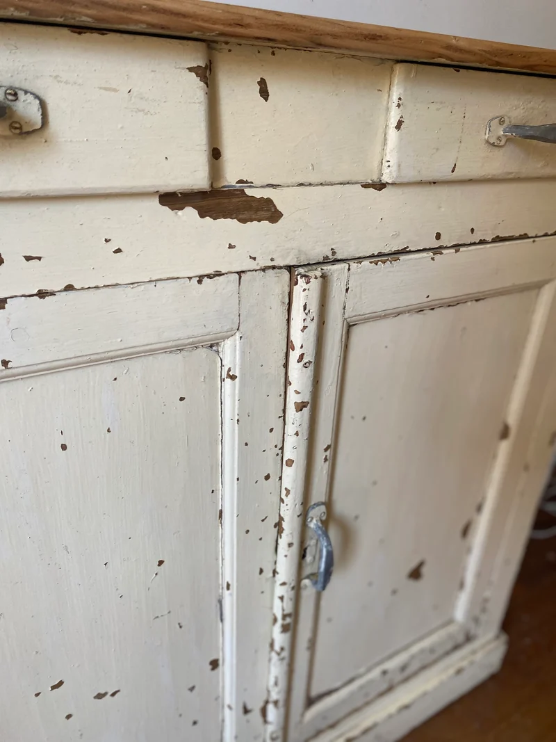 Buffet parisien ancien en bois patiné