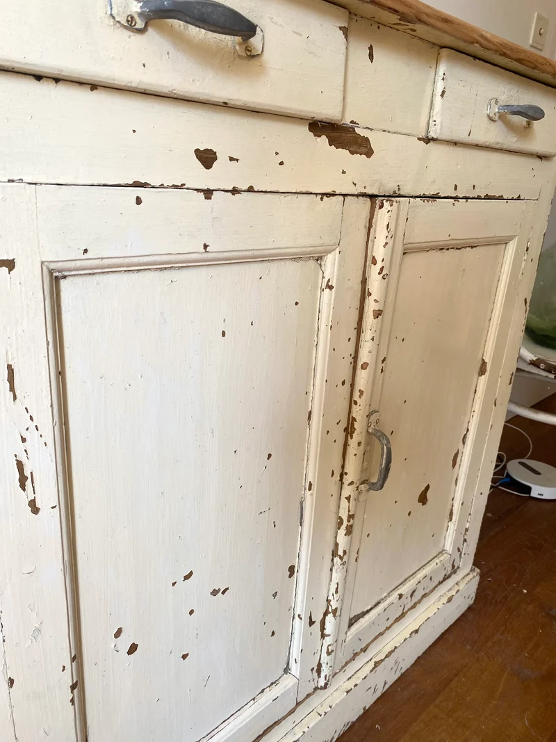 Buffet parisien ancien en bois patiné