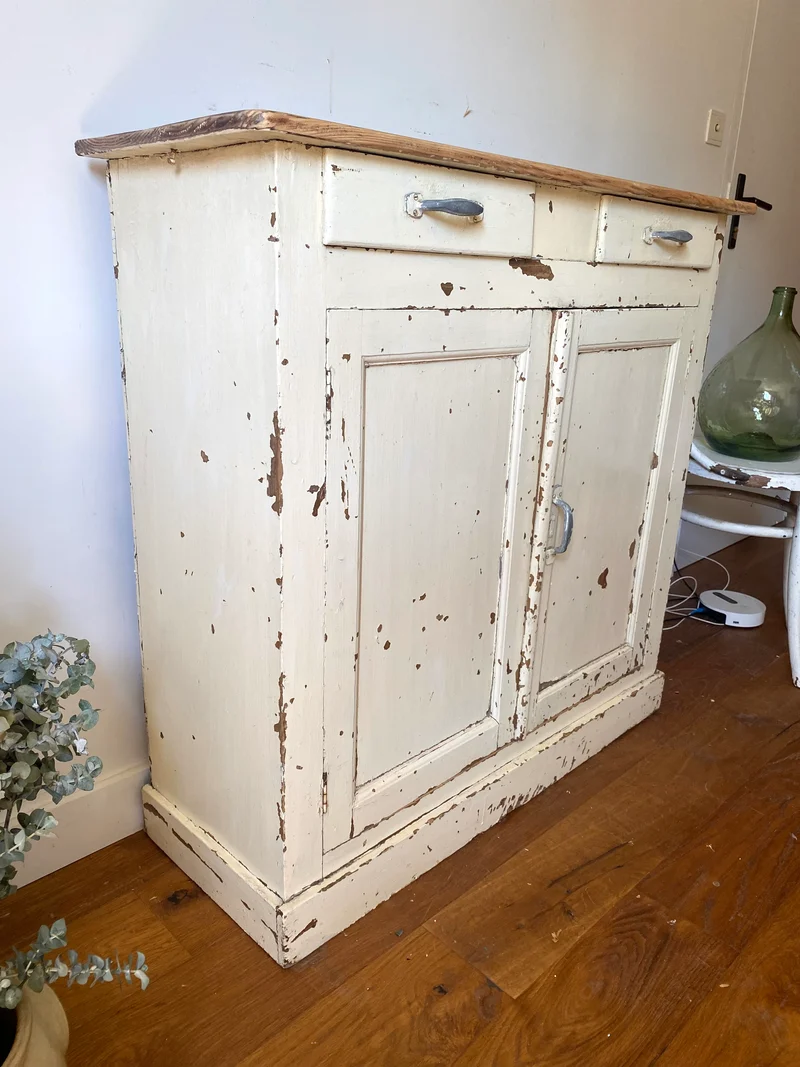 Buffet parisien ancien en bois patiné