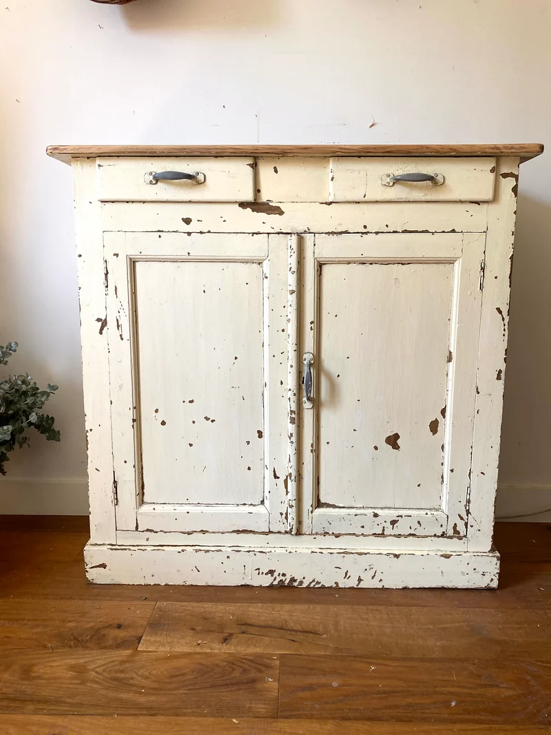 Buffet parisien ancien en bois patiné