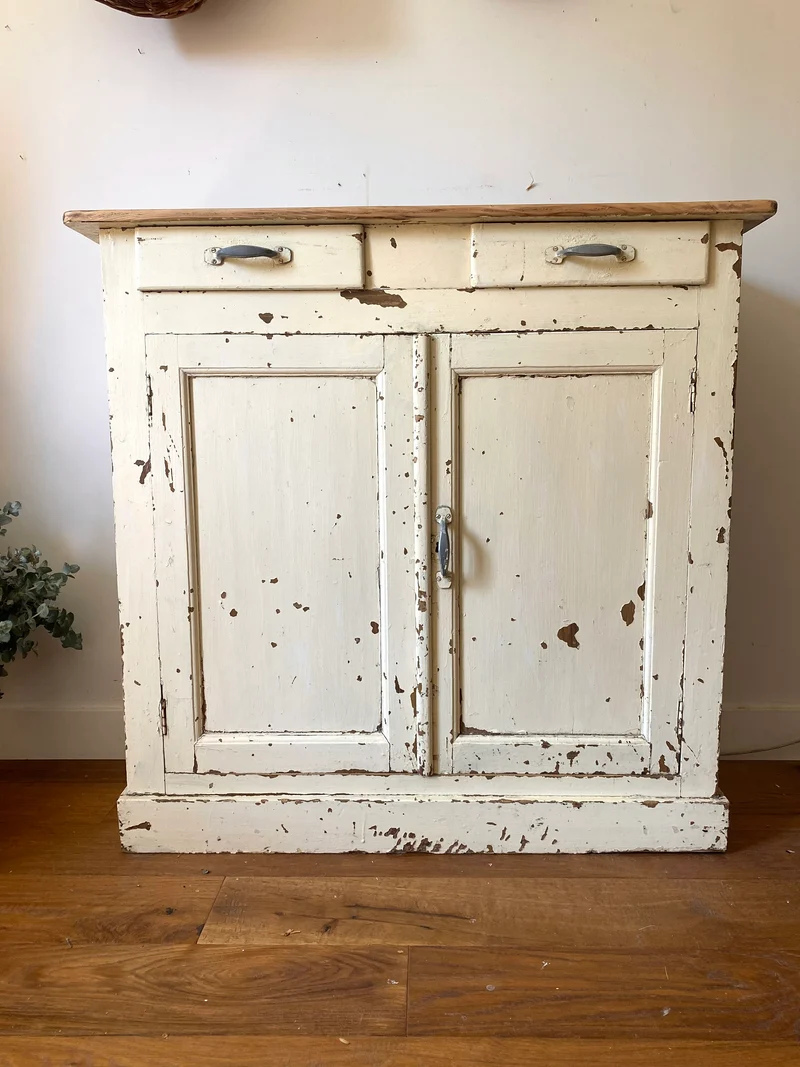 Buffet parisien ancien en bois patiné