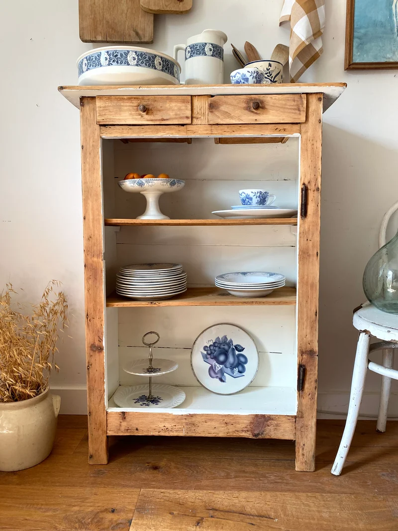 Buffet ouvert en bois ancien rénové