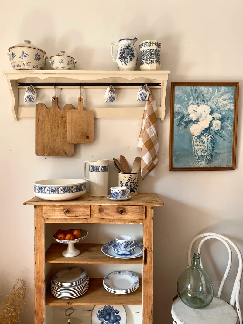 Buffet ouvert en bois ancien rénové