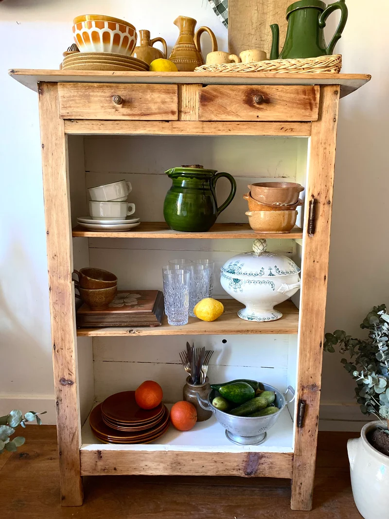 Buffet ouvert en bois ancien rénové