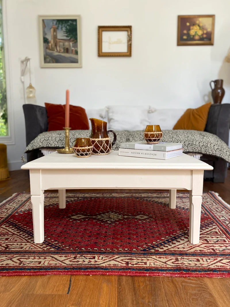 Table basse en bois ancien écru