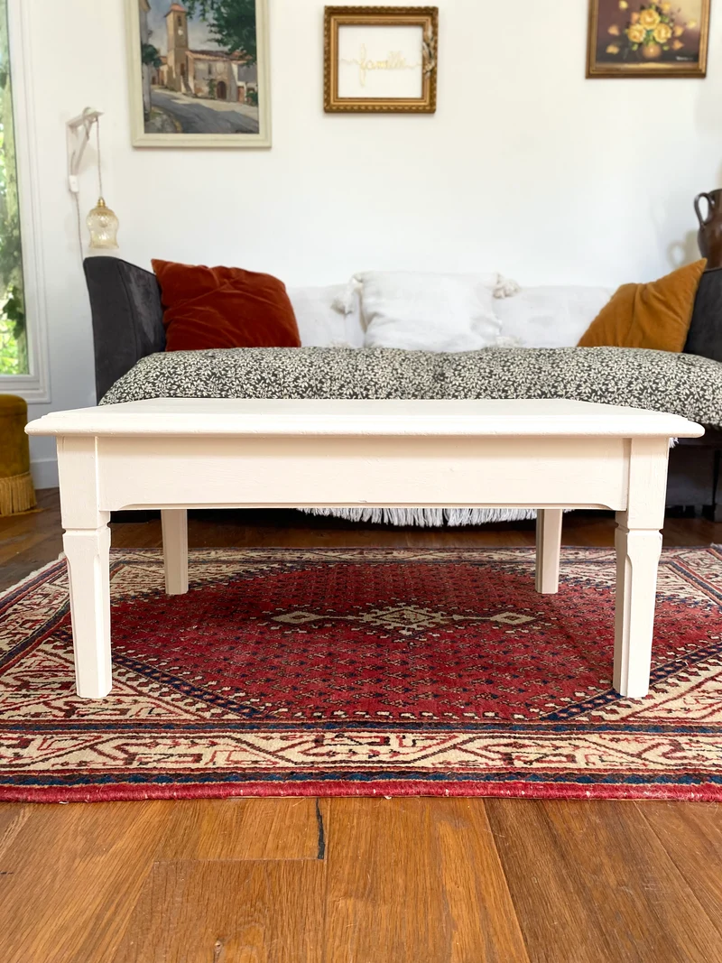 Table basse en bois ancien écru