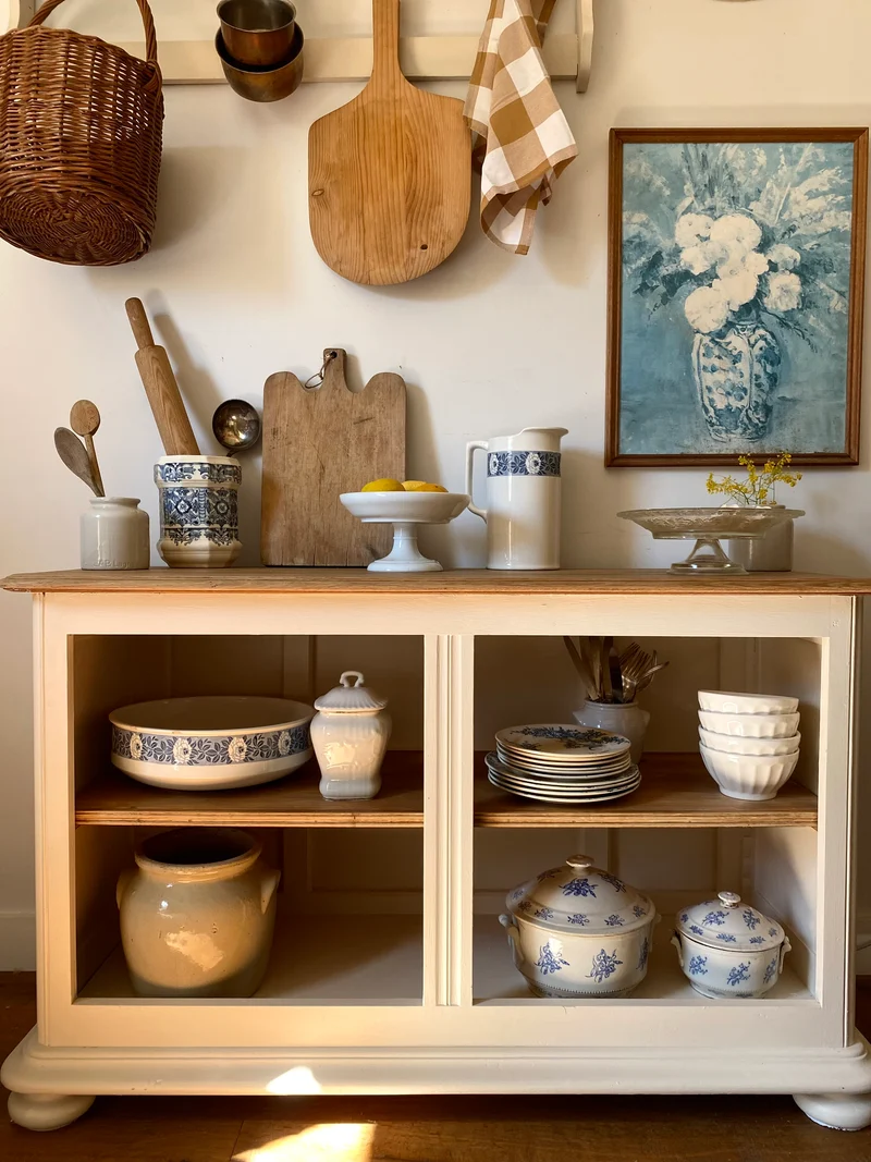 Buffet ouvert ancien