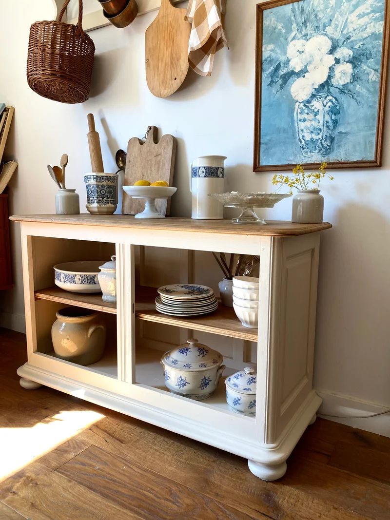 Buffet ouvert ancien