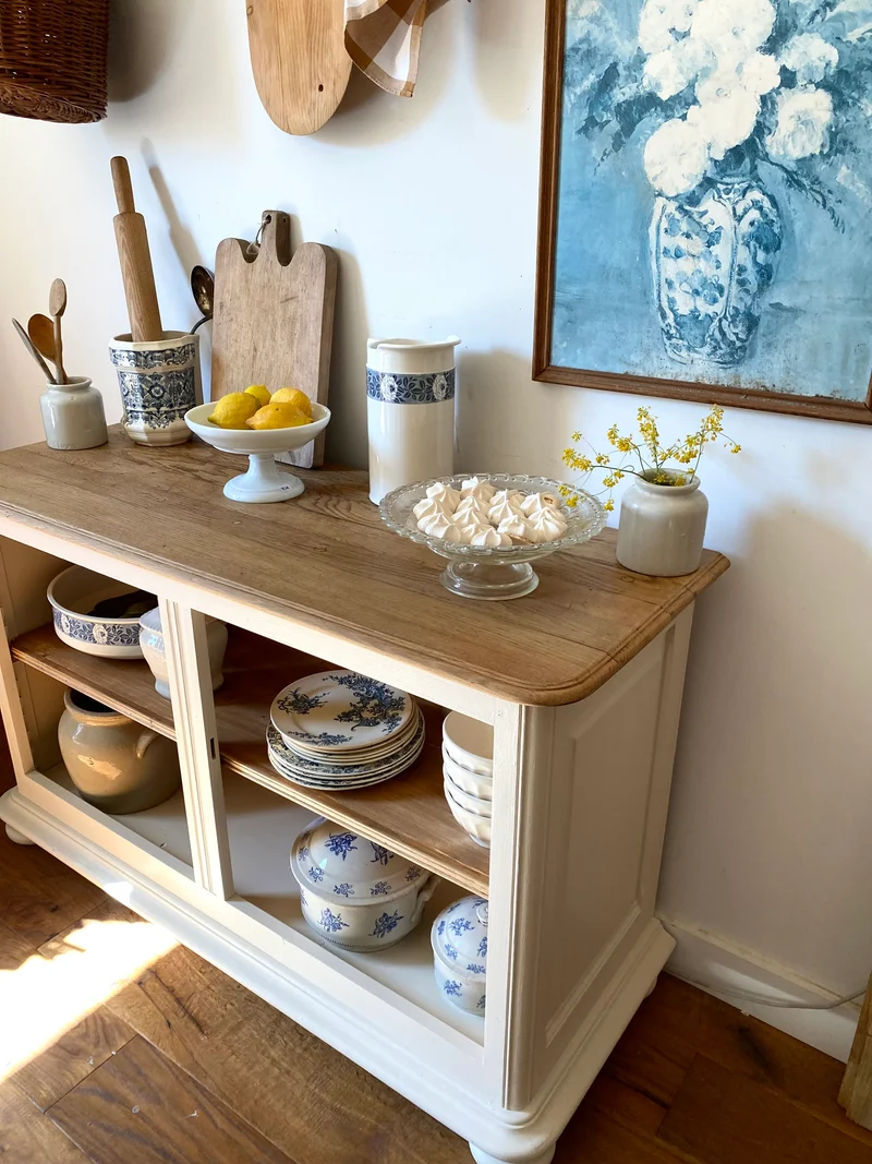 Buffet ouvert ancien