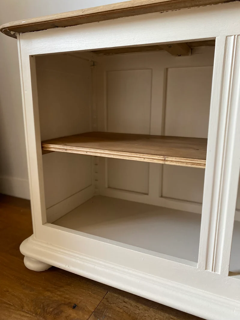 Buffet ouvert ancien
