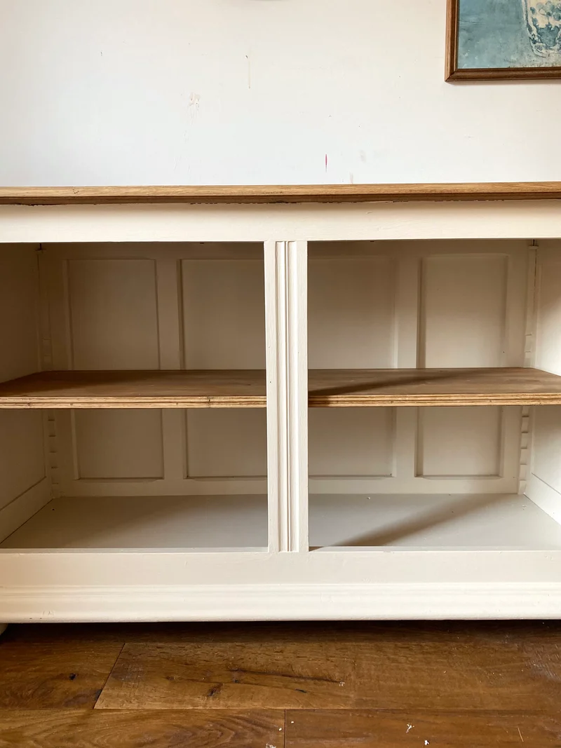 Buffet ouvert ancien